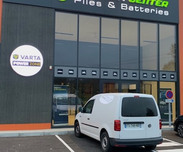 ENSEIGNE LUMINEUSE LETTRES BOITIERS